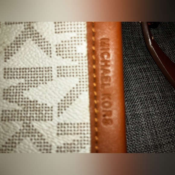 Michael Kors Mini Bag - Picture 3 of 5